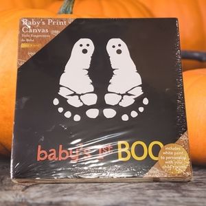 Baby's first Boo footprints